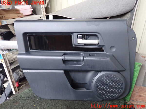 5UPJ-25741264]FJクルーザー(GSJ15W)左前ドア内張り 中古_m0001.jpg