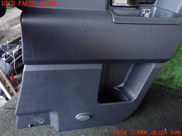 1UPJ-25741294]FJクルーザー(GSJ15W)右後ドア内張り 中古_m0003.jpg