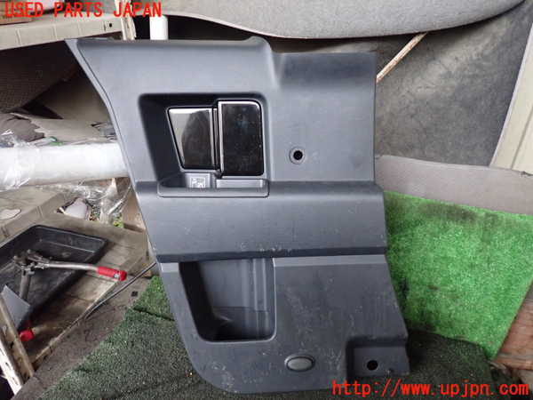 1UPJ-25741324]FJクルーザー(GSJ15W)左後ドア内張り 中古_m0001.jpg
