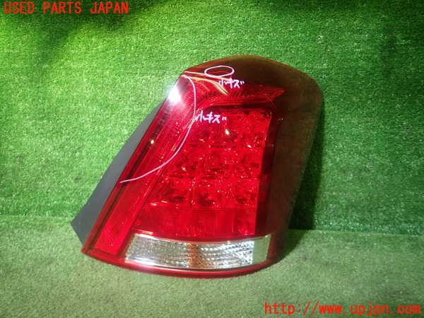 1UPJ-25751530]クラウン マジェスタ(URS206)右テールランプ 中古_m0001.jpg