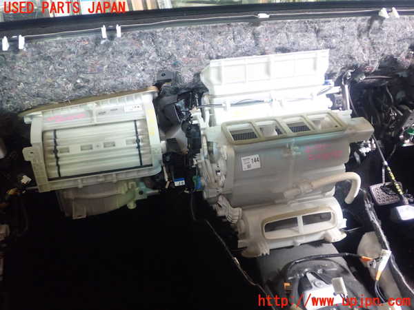 1UPJ-25756081]クラウン マジェスタ(URS206)エバポレーター1 中古_m0001.jpg
