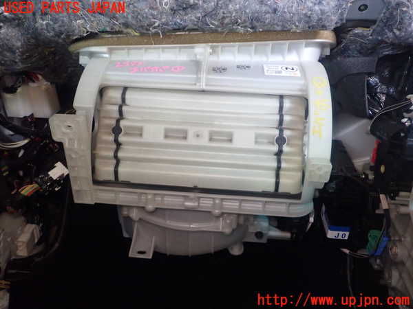 1UPJ-25756081]クラウン マジェスタ(URS206)エバポレーター1 中古_m0003.jpg