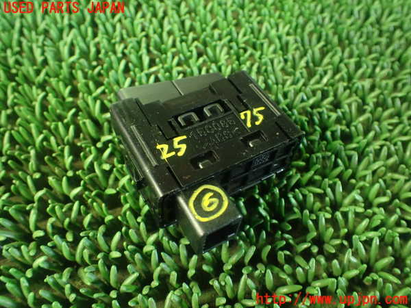 1UPJ-25756311]クラウン マジェスタ(URS206)スイッチ6 (ODOTRIP) 中古_m0003.jpg