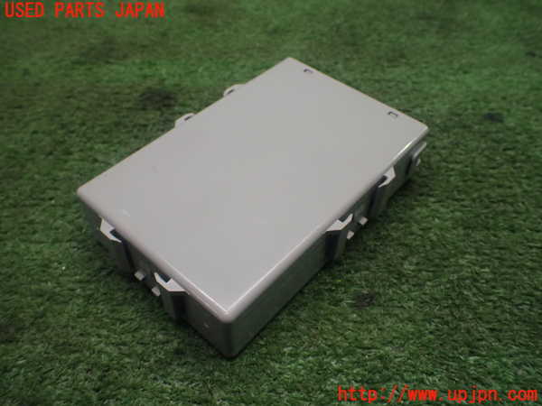 5UPJ-25756150]クラウン マジェスタ(URS206)コンピューター5 (シートベルトコントロール) 中古_m0002.jpg