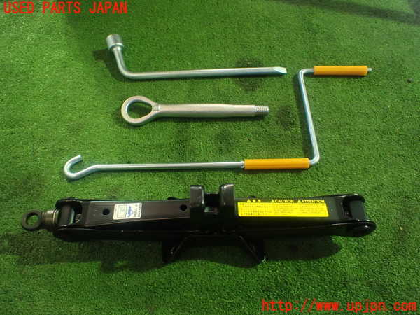 1UPJ-25757805]クラウン マジェスタ(URS206)車載工具 中古_m0001.jpg