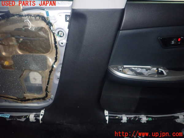 1UPJ-25757665]クラウン マジェスタ(URS206)右センターピラートリム 中古_m0003.jpg