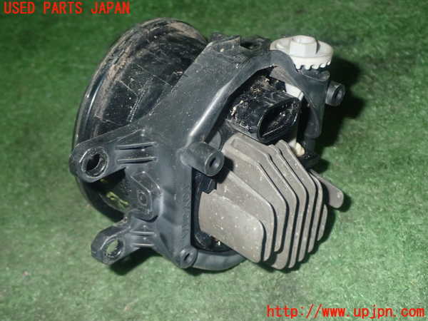 5UPJ-25761180]ハリアー(ZSU60W)右フォグ 中古_m0003.jpg