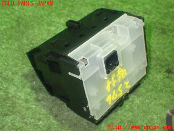 5UPJ-25767850]ハリアー(ZSU60W)時計　ハザード 中古_m0003.jpg