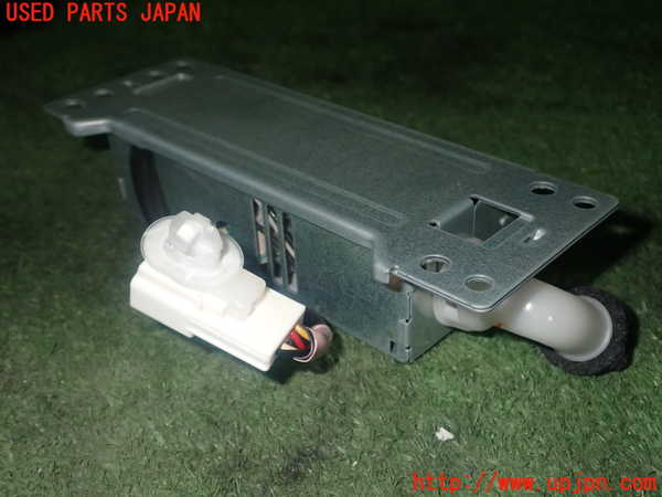 5UPJ-25766850]ハリアー(ZSU60W)空気清浄機 中古_m0003.jpg