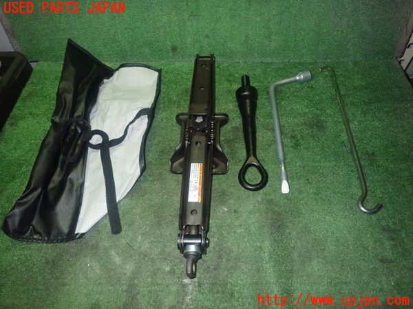 1UPJ-25767805]ハリアー(ZSU60W)車載工具 中古_m0001.jpg