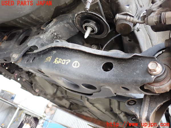 2UPJ-25785200]ハリアー(ZSU60W)右リアロアアーム1 中古_m0001.jpg