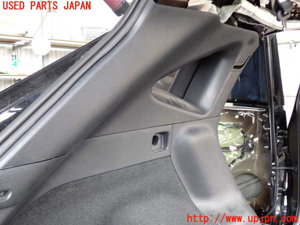 5UPJ-25787680]ハリアー(ZSU60W)左リアピラートリム 中古_m0002.jpg