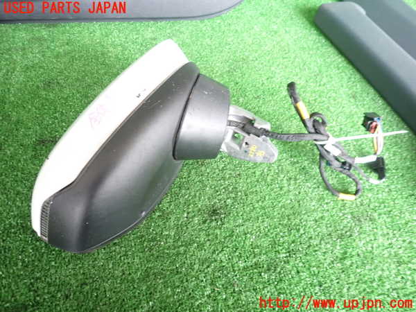 2UPJ-25801210]アウディ・A3 スポーツバック(GYDNNF)右ドアミラー 中古_m0002.jpg