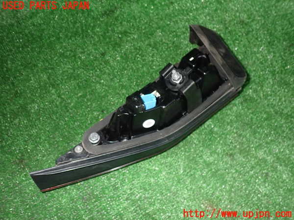 2UPJ-25801552]アウディ・A3 スポーツバック(GYDNNF)左リアフィニッシャー 中古_m0002.jpg