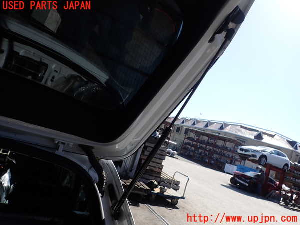 2UPJ-25801584]アウディ・A3 スポーツバック(GYDNNF)リアゲートダンパー 中古_m0001.jpg