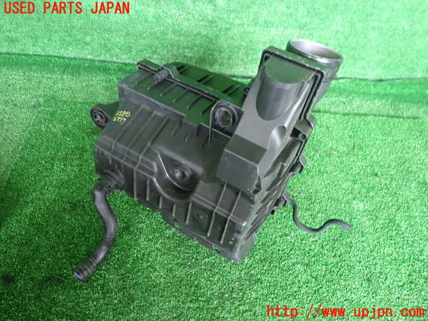 2UPJ-25802560]アウディ・A3 スポーツバック(GYDNNF)エアクリーナーボックス 中古_m0002.jpg