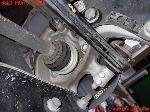 2UPJ-25804305]アウディ・A3 スポーツバック(GYDNNF)左リアナックルハブ 中古_m0001.jpg