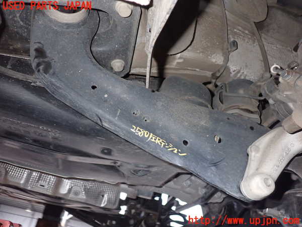 2UPJ-25805330]アウディ・A3 スポーツバック(GYDNNF)左リアテンションロッド 中古_m0001.jpg