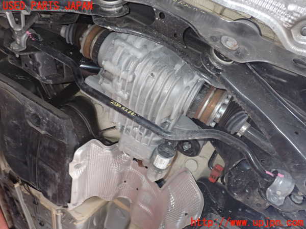 2UPJ-25805445]アウディ・A3 スポーツバック(GYDNNF)リアスタビライザー 中古_m0001.jpg