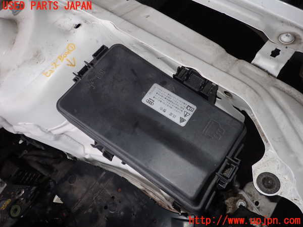 2UPJ-25806741]アウディ・A3 スポーツバック(GYDNNF)ヒューズボックス1 中古_m0002.jpg