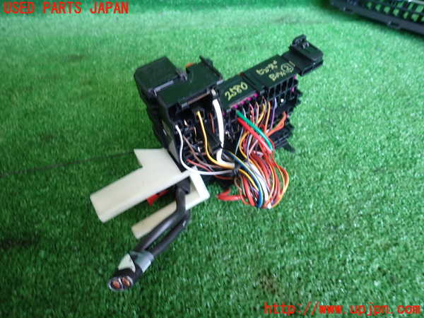2UPJ-25806742]アウディ・A3 スポーツバック(GYDNNF)ヒューズボックス2 中古_m0002.jpg
