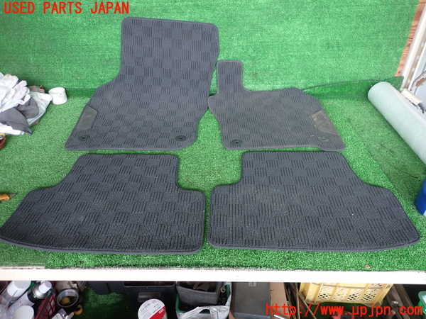 2UPJ-25807800]アウディ・A3 スポーツバック(GYDNNF)フロアマット 中古_m0001.jpg