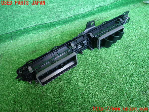 2UPJ-25807526]アウディ・A3 スポーツバック(GYDNNF)エアコン吹き出し口1 (左) 中古_m0003.jpg