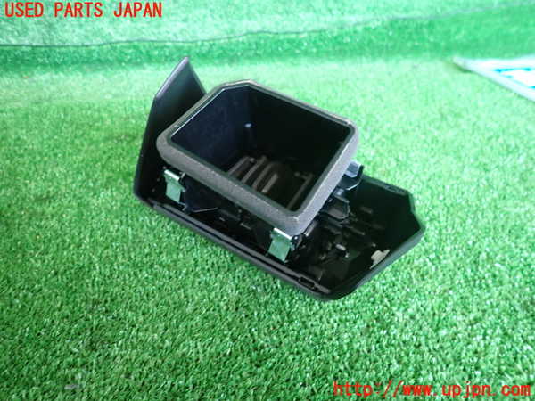 2UPJ-25807528]アウディ・A3 スポーツバック(GYDNNF)エアコン吹き出し口3 (右) 中古_m0003.jpg