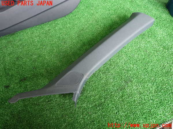 2UPJ-25807655]アウディ・A3 スポーツバック(GYDNNF)右フロントピラートリム 中古_m0001.jpg