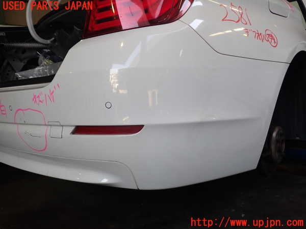 2UPJ-25811610]BMW 523i(FP25)リアバンパー 中古 【F10】_m0002.jpg