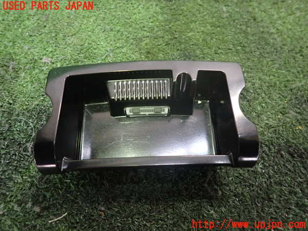 2UPJ-25817821]BMW 523i(FP25)灰皿1 中古 【F10】_m0001.jpg