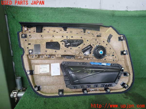 2UPJ-25811234]BMW 523i(FP25)右前ドア内張り 中古 【F10】_m0002.jpg