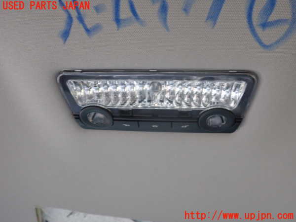 2UPJ-25816412]BMW 523i(FP25)ルームランプ2 (真中 2列目) 中古 【F10】_m0001.jpg