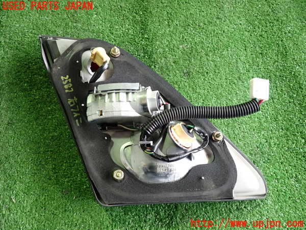 2UPJ-25821550]セルシオ(UCF31)右リアフィニッシャー 【ジャンク品】 中古_m0002.jpg