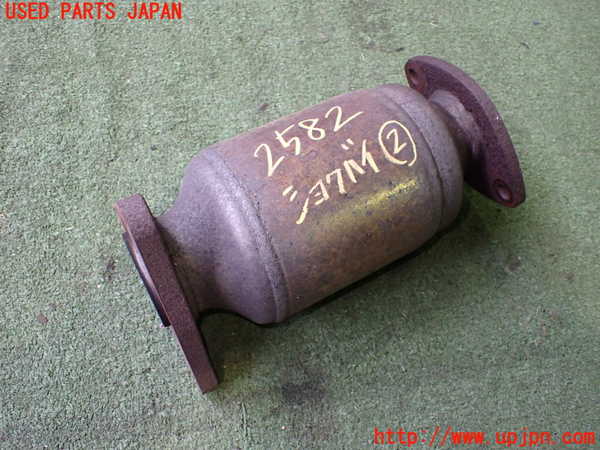 2UPJ-25822662]セルシオ(UCF31)触媒2 左側 中古_m0001.jpg