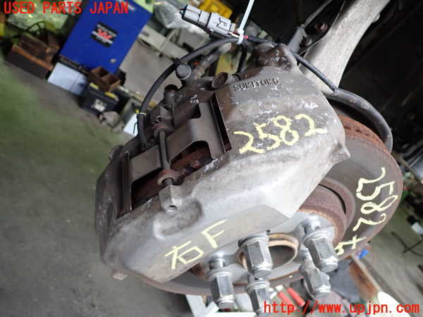 2UPJ-25824080]セルシオ(UCF31)右フロントキャリパー 中古_m0001.jpg