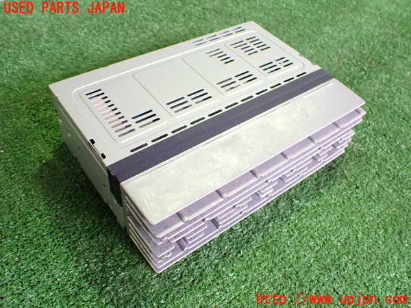 2UPJ-25826525]セルシオ(UCF31)アンプ 中古_m0001.jpg
