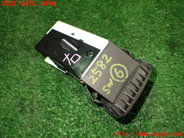 2UPJ-25826311]セルシオ(UCF31)スイッチ6 (エアコン温度調節 DUAL) 中古_m0002.jpg