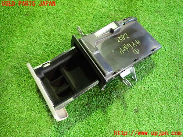 2UPJ-25827841]セルシオ(UCF31)小物入れ1 中古_m0002.jpg