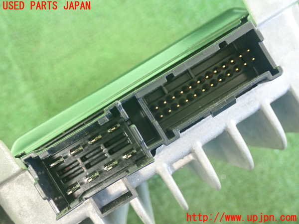 2UPJ-25846525]RX-8(SE3P)アンプ 中古_m0004.jpg