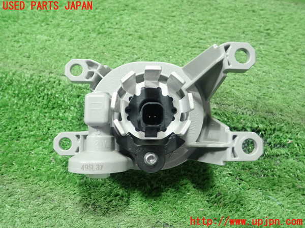 5UPJ-25851180]カローラ ツーリング ハイブリッド(ZWE219W)右フォグ 中古_m0002.jpg