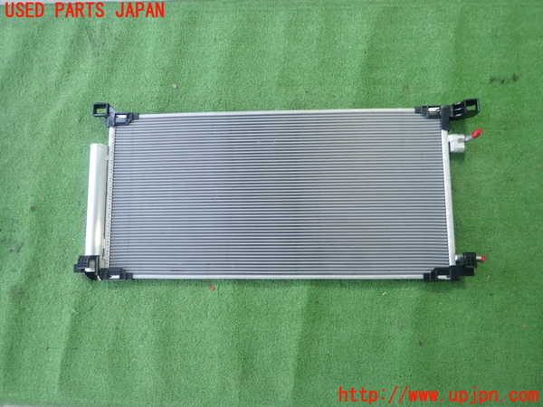 5UPJ-25856031]カローラ ツーリング ハイブリッド(ZWE219W)エアコンコンデンサー1 中古_m0001.jpg