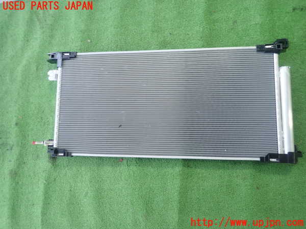 5UPJ-25856031]カローラ ツーリング ハイブリッド(ZWE219W)エアコンコンデンサー1 中古_m0002.jpg