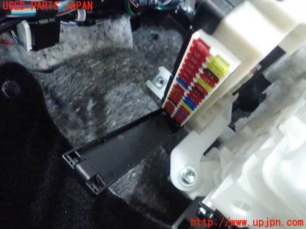 5UPJ-25856742]カローラ ツーリング ハイブリッド(ZWE219W)ヒューズボックス2 中古_m0002.jpg