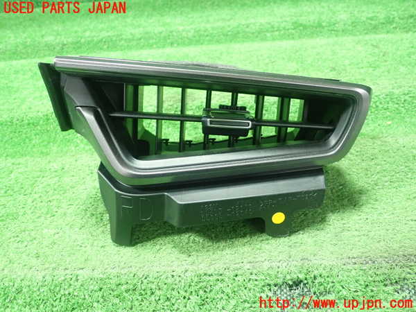 5UPJ-25857526]カローラ ツーリング ハイブリッド(ZWE219W)エアコン吹き出し口1（右） 中古_m0001.jpg