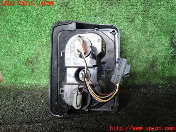 1UPJ-25871530]ジープ・ラングラー(JK38S)右テールランプ 中古_m0003.jpg