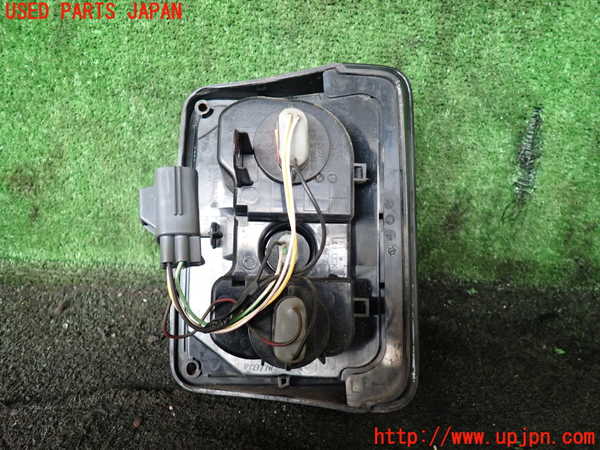 1UPJ-25871536]ジープ・ラングラー(JK38S)左テールランプ 中古_m0003.jpg