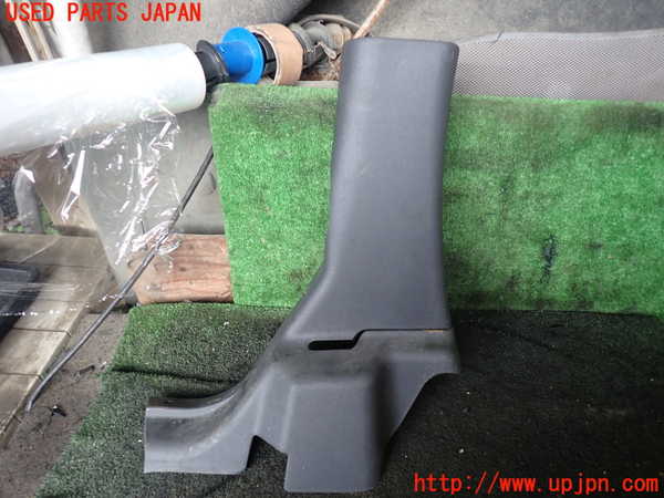 1UPJ-25877675]ジープ・ラングラー(JK38S)右リアピラートリム 中古_m0001.jpg