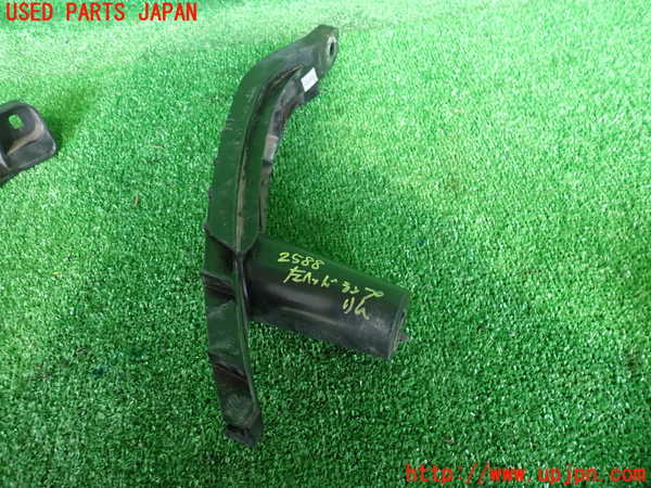 2UPJ-25881142]VW ゴルフ R32(1KBUBF)左ヘッドライトリム 中古_m0002.jpg