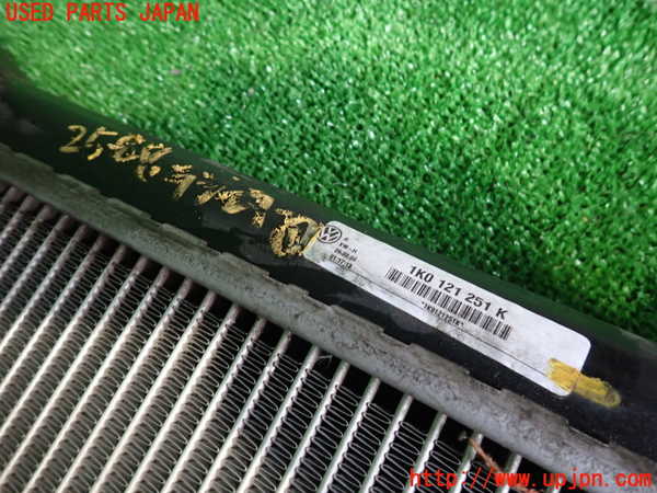 2UPJ-25882321]VW ゴルフ R32(1KBUBF)ラジエーター1 中古_m0002.jpg